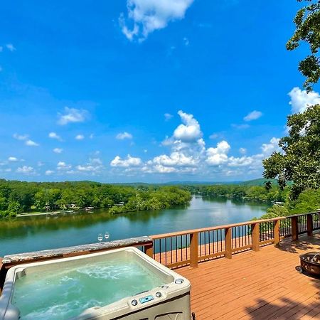 Hot Springs Waterfront Escape With Hot Tub! Villa Bagian luar foto